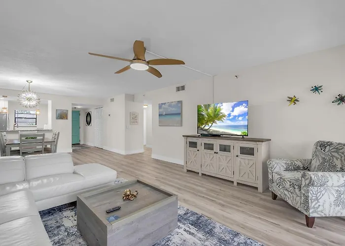 Holiday home Golden Shores #210