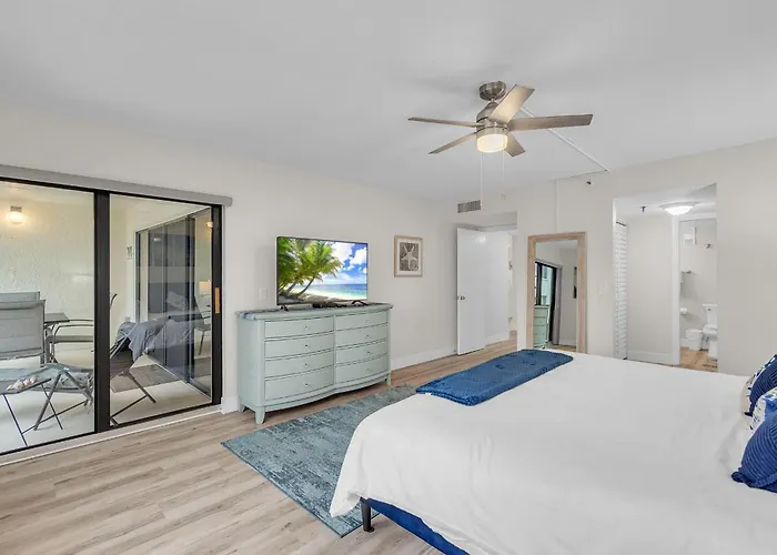 Holiday home Golden Shores #210